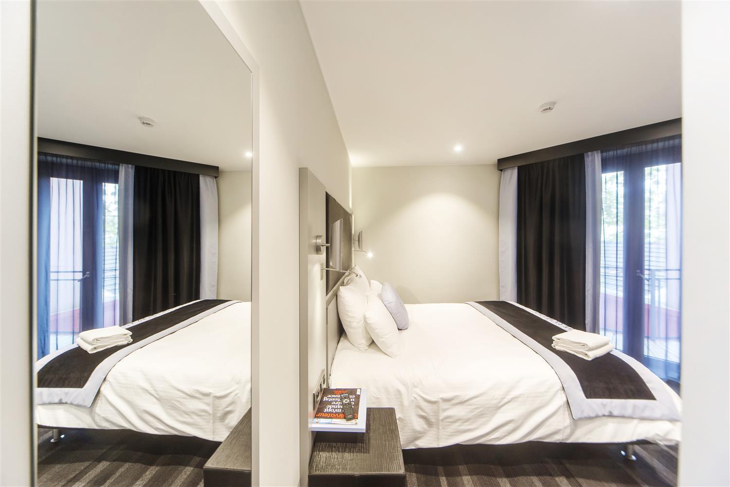 Executive King Room with King Bed and Balcony
